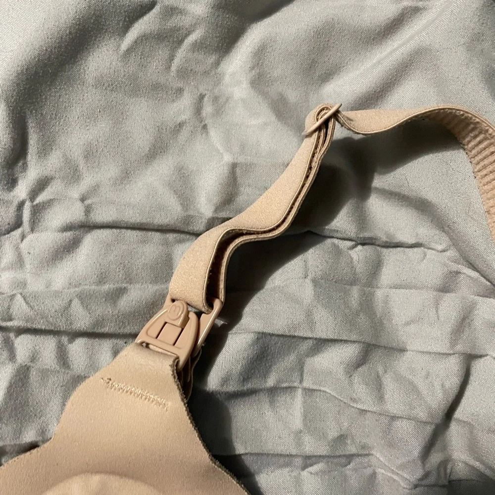 MomCozy JellyStrip Seamless Nursing Bra - Picture 3 of 5